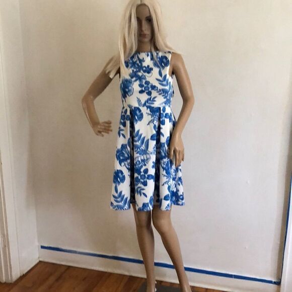 ASOS Dresses & Skirts - ASOS Blue and White Floral Mini Dress With Back Cutout Size 0